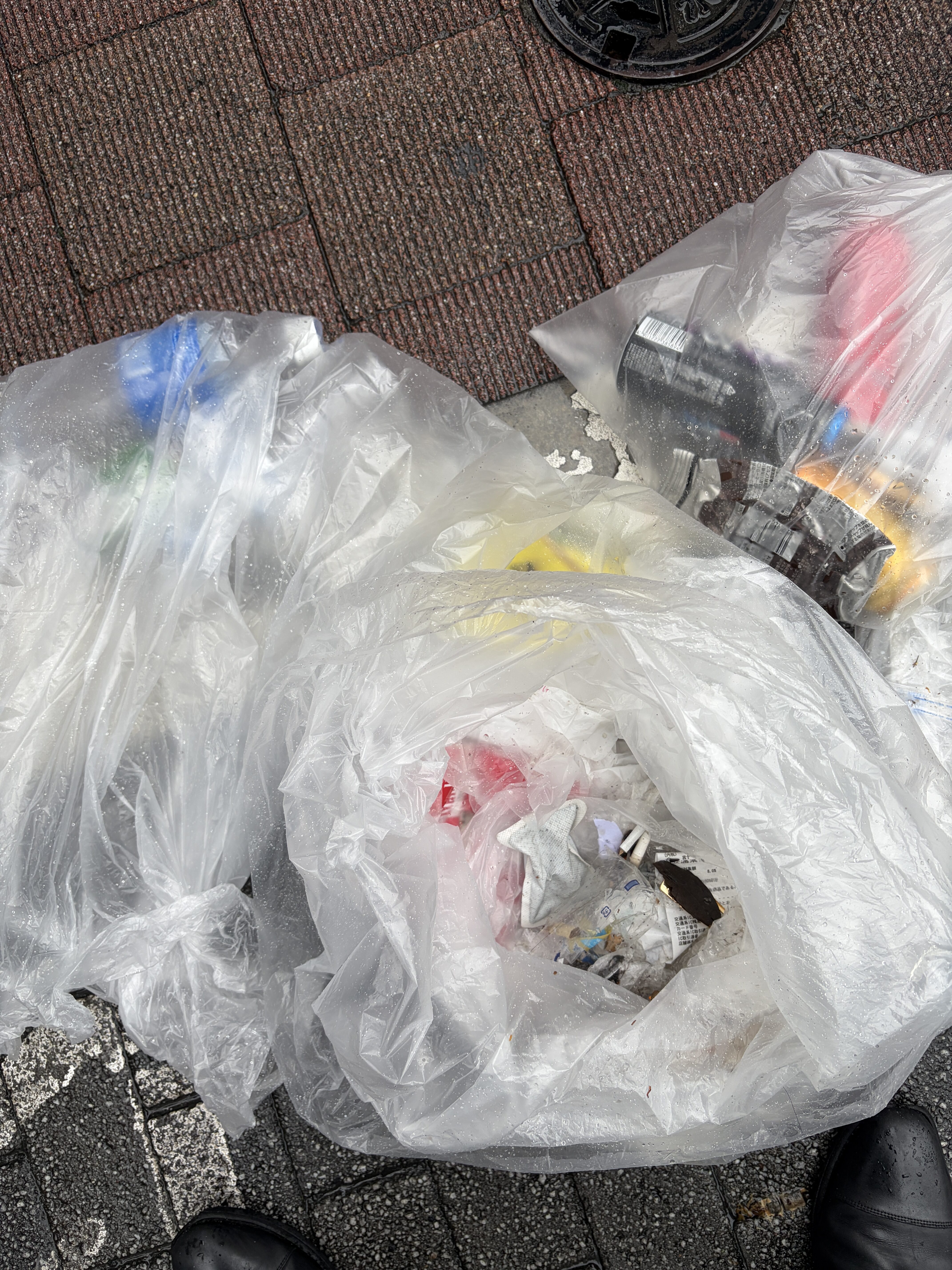 2025年10月26日池袋西口エリアにてゴミ拾い活動を実施しました